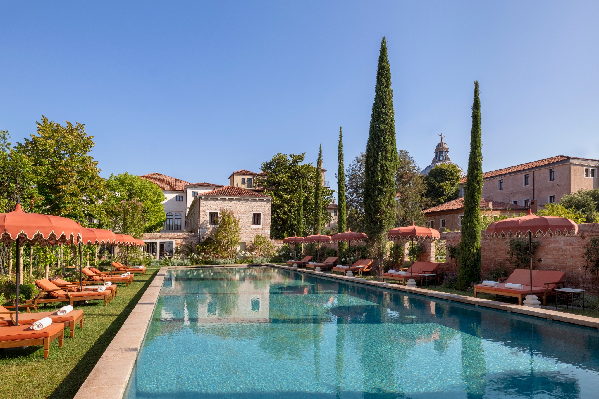 Piscina no jardim do hotel Airelles Palladio, em Veneza